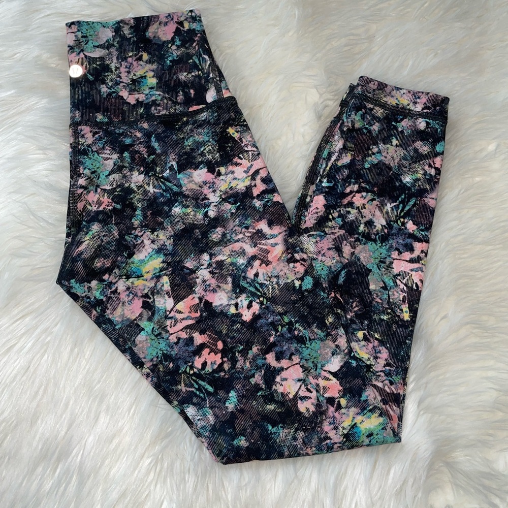 Lululemon Wunder Under High-Rise 7/8 Tight Full On Luon 25” Size 4